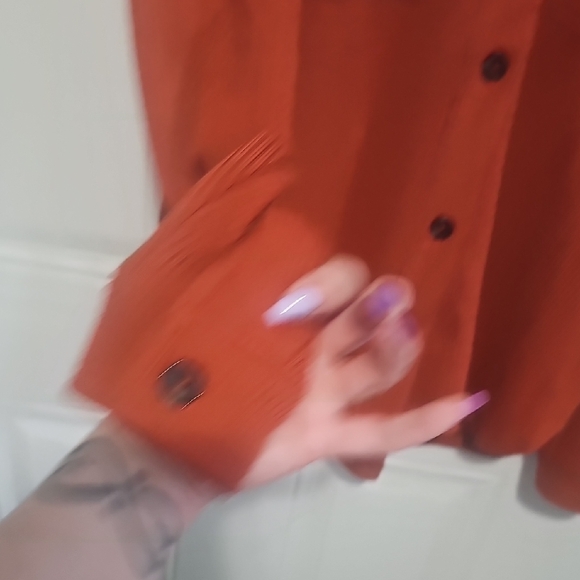 Time and Tru Rust Orange Ribbed Button-Up Top - Picture 4 of 7